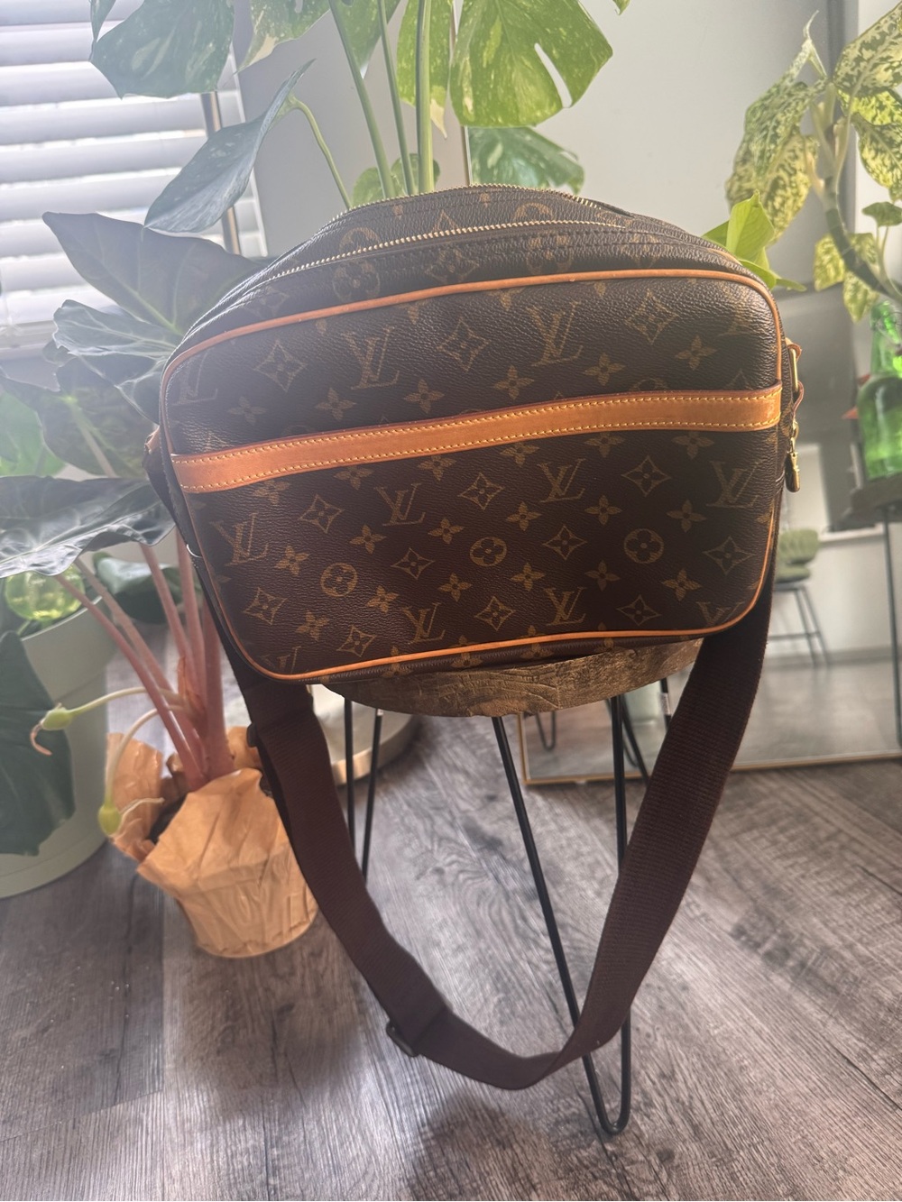 Louis Vuitton Monogram Reporter Bag